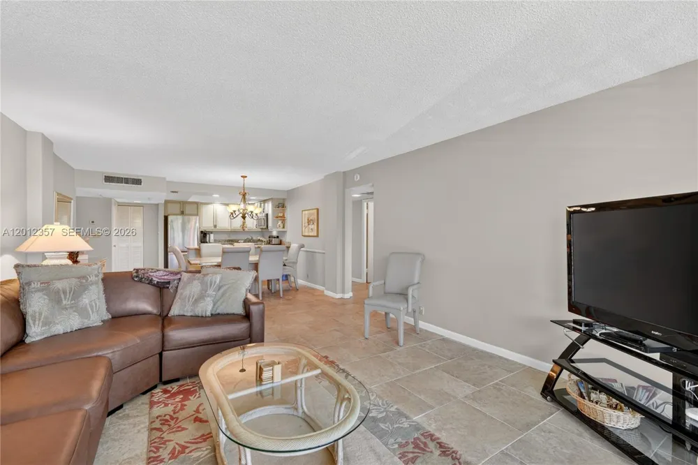 5 Bluebill #201 Naples, FL 34108
