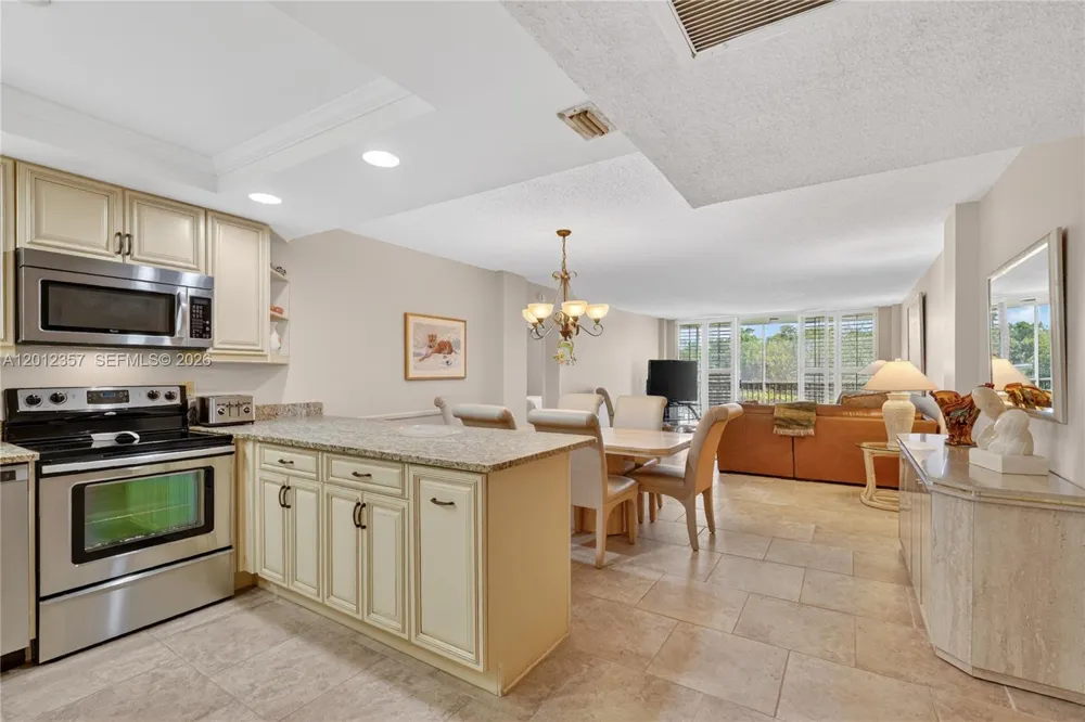 5 Bluebill #201 Naples, FL 34108