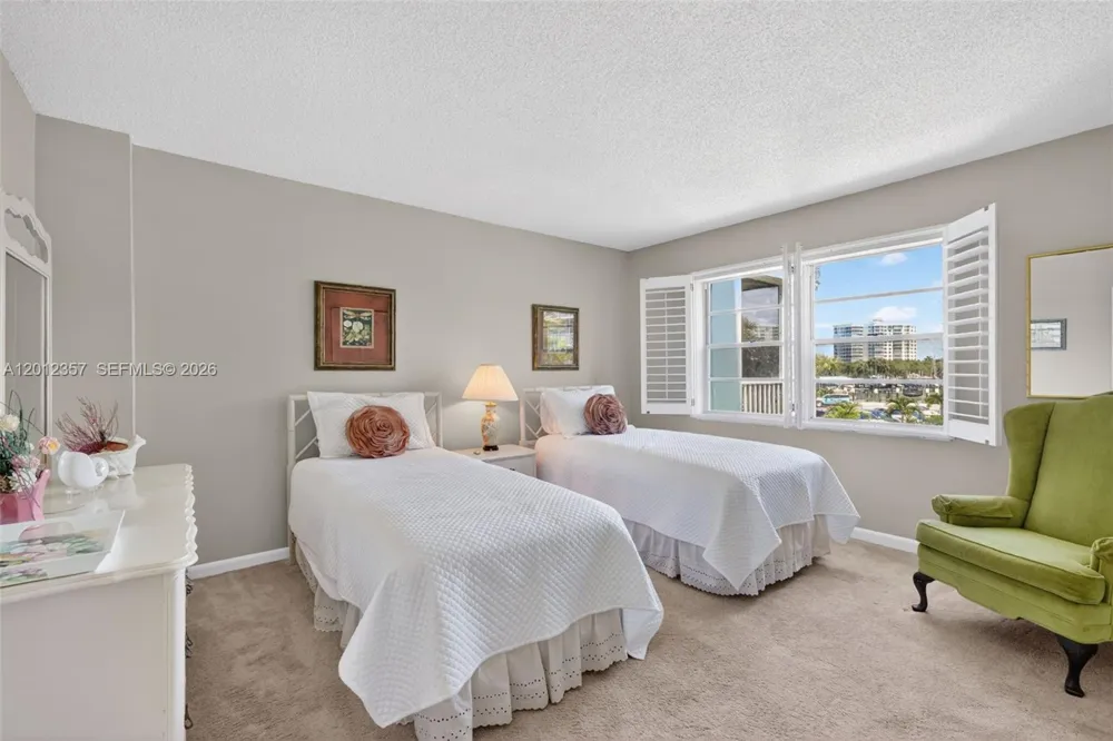 5 Bluebill #201 Naples, FL 34108