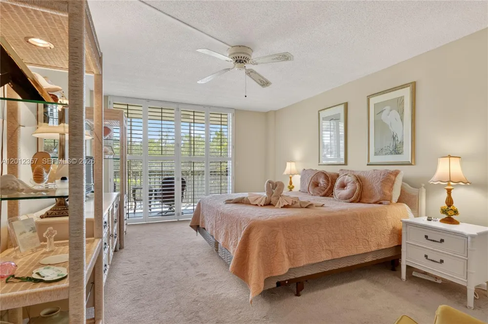 5 Bluebill #201 Naples, FL 34108