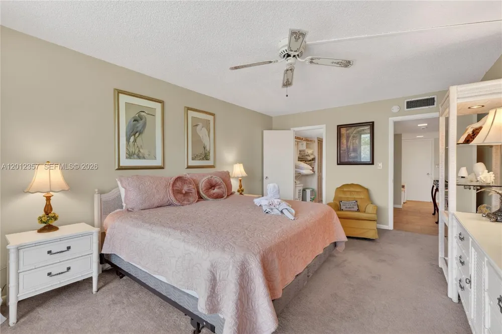 5 Bluebill #201 Naples, FL 34108