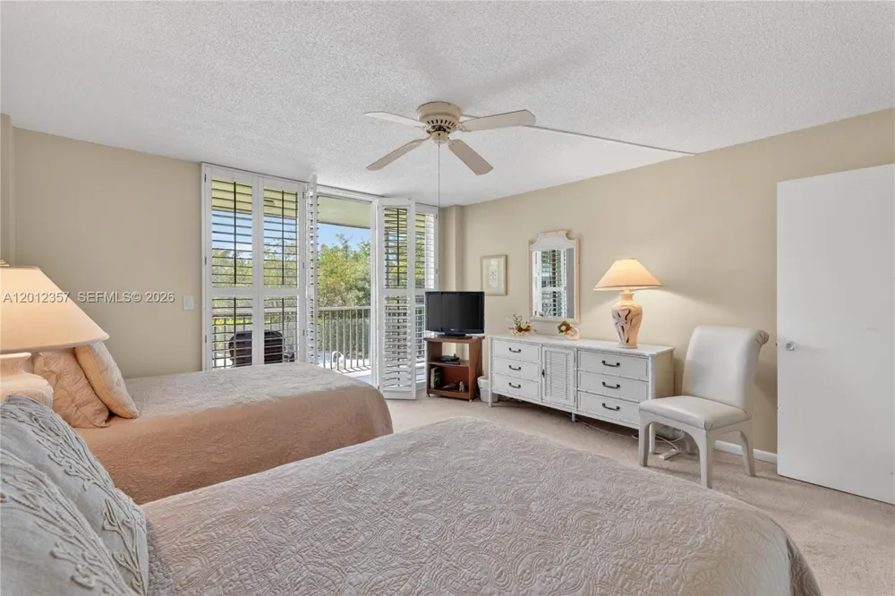 5 Bluebill #201 Naples, FL 34108