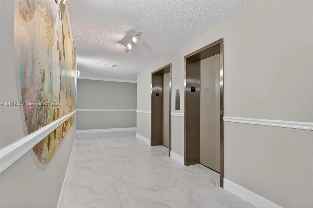 5 Bluebill #201 Naples, FL 34108