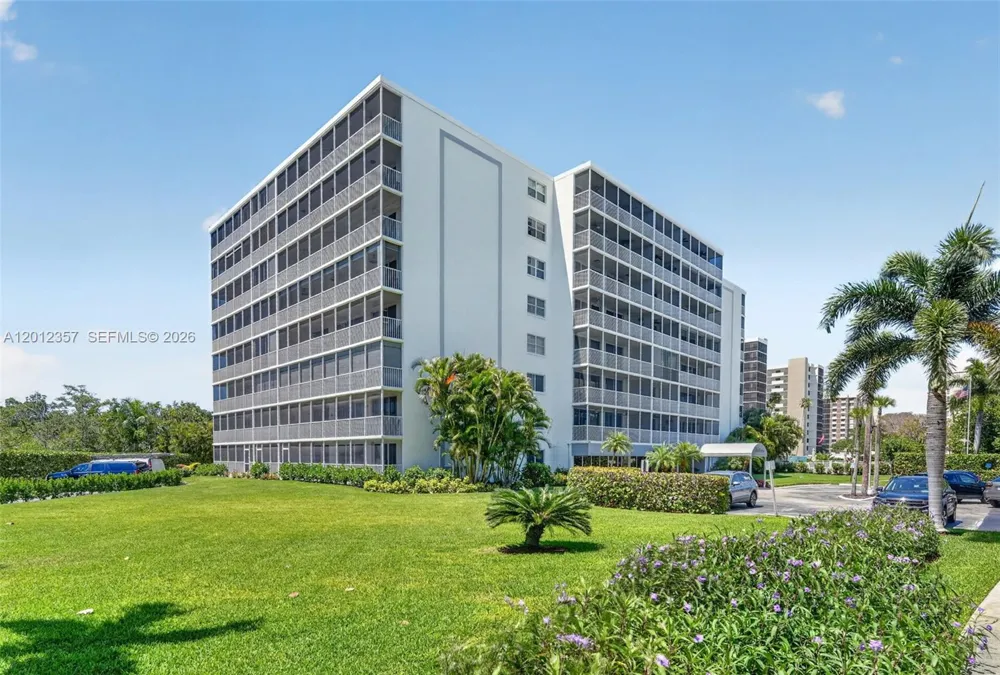 5 Bluebill #201 Naples, FL 34108