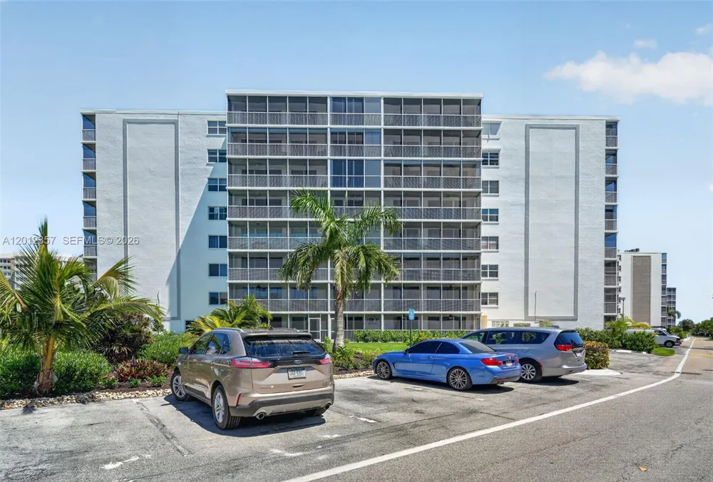 5 Bluebill #201 Naples, FL 34108