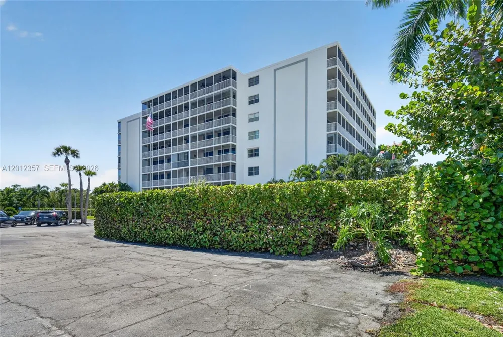 5 Bluebill #201 Naples, FL 34108