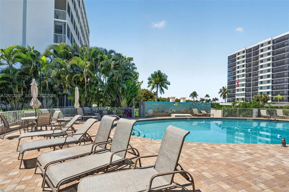 5 Bluebill #201 Naples, FL 34108