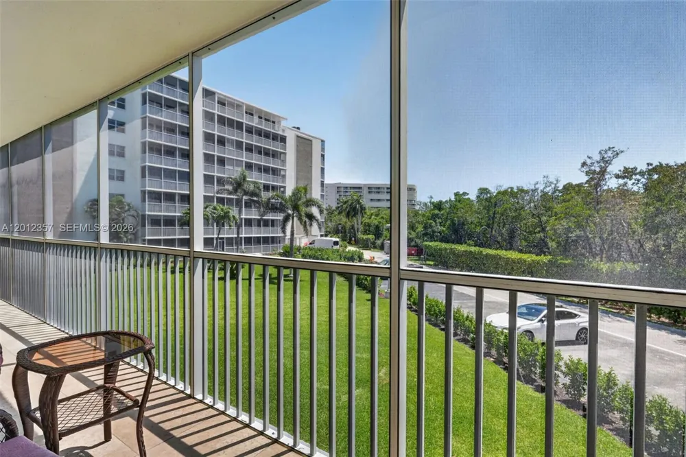 5 Bluebill #201 Naples, FL 34108