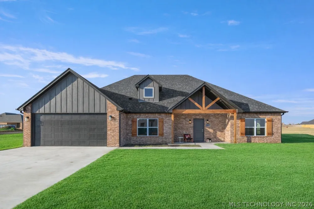 2126 W Forest Ridge