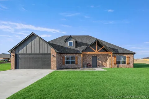 2126 W Forest Ridge