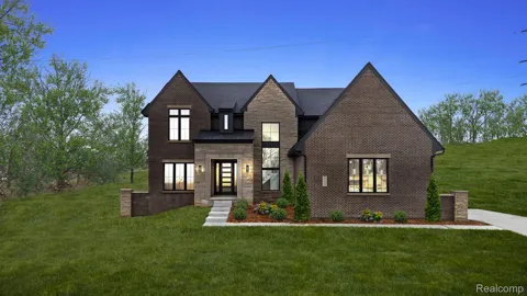 4369 The Heights Boulevard