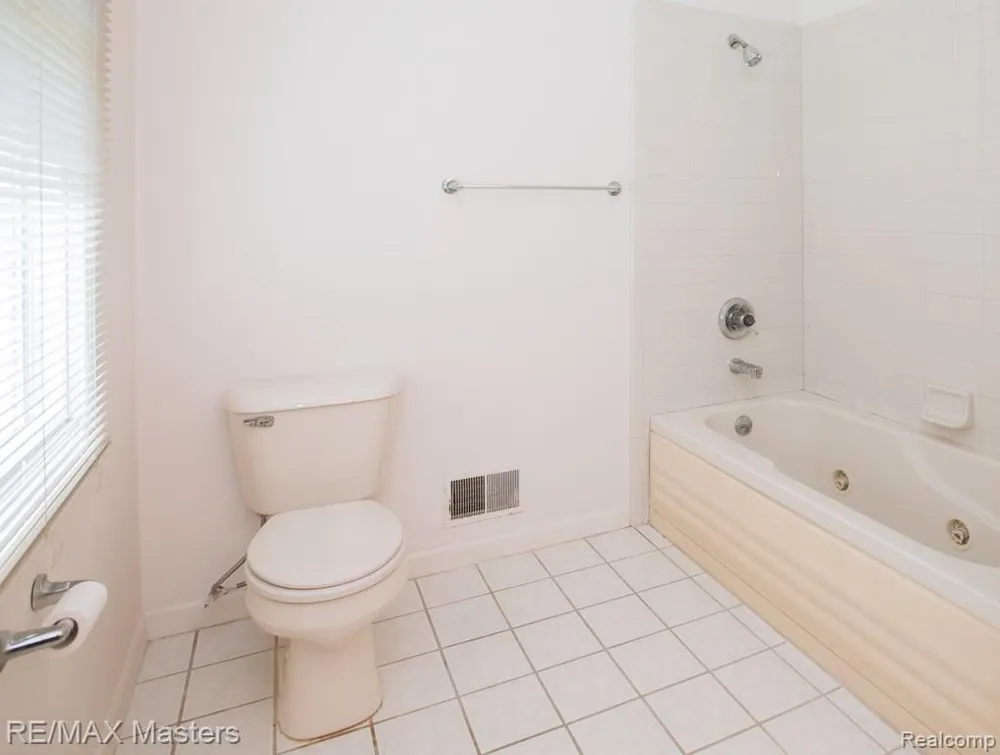 27178 John Drive Huron Charter Township, MI 48164