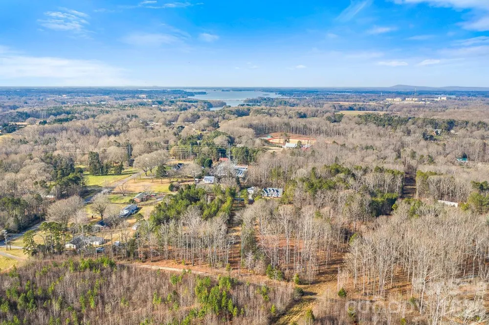 175 Stonehaven Drive Mooresville, NC 28115