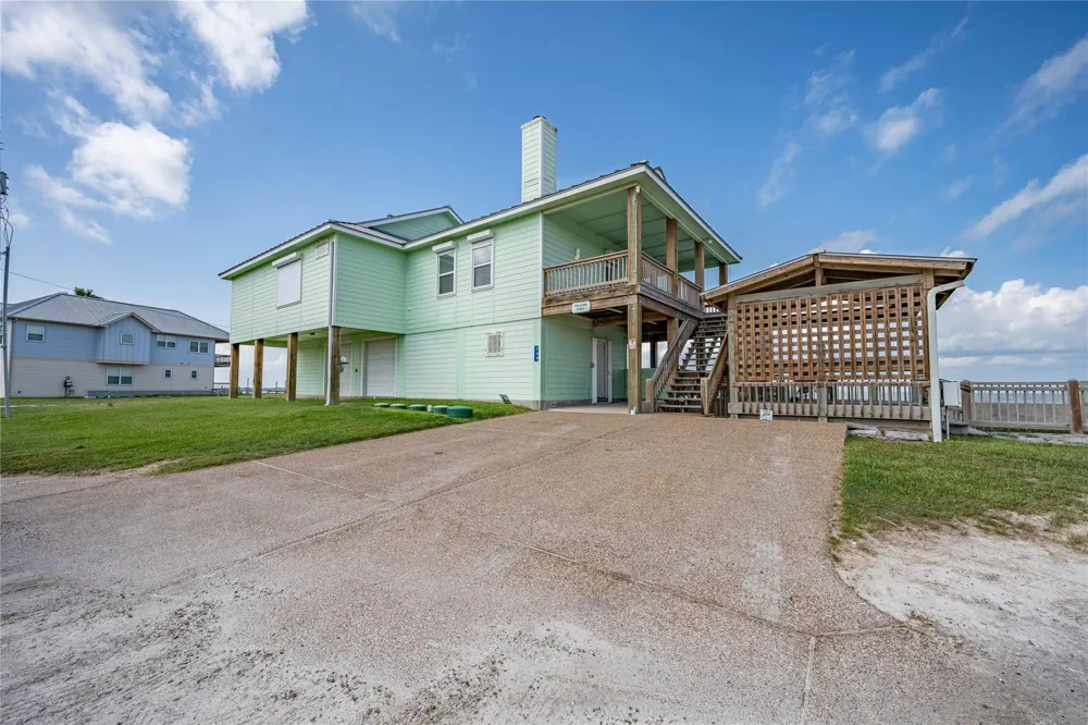 740 Copano Cove Rockport, TX 78382