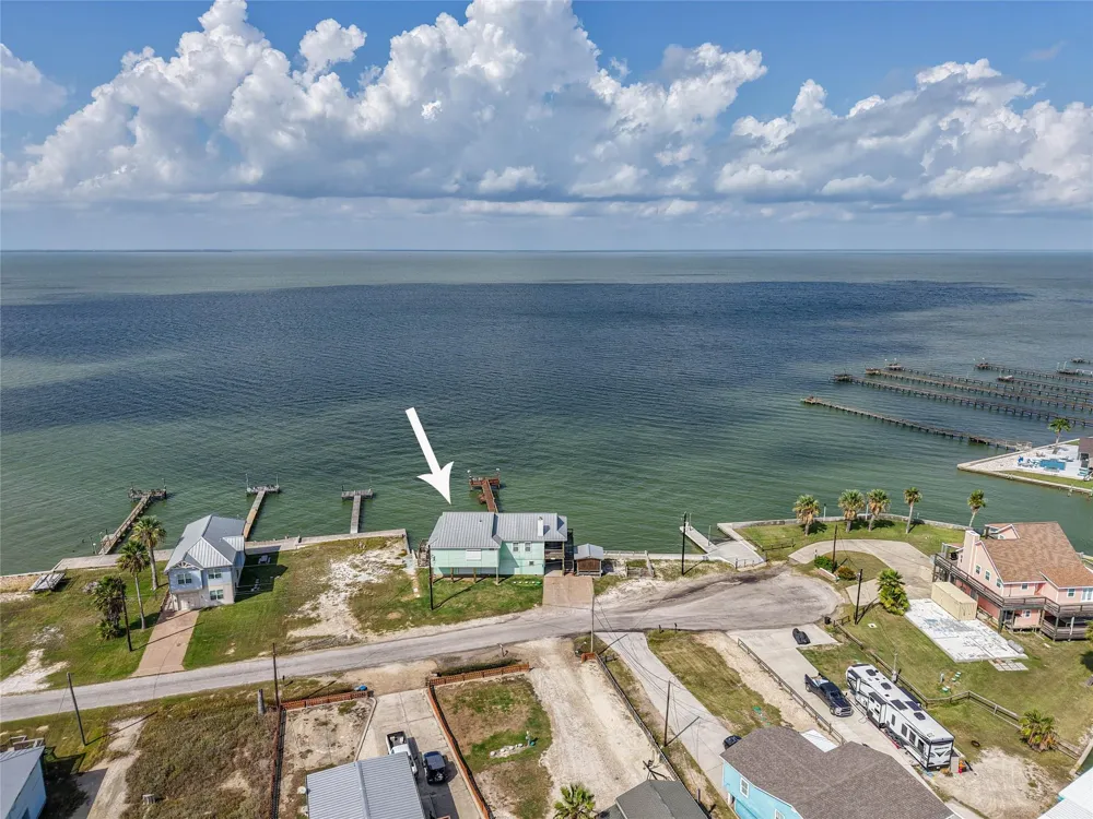 740 Copano Cove Rockport, TX 78382