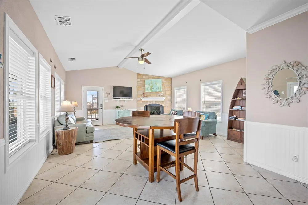 740 Copano Cove Rockport, TX 78382