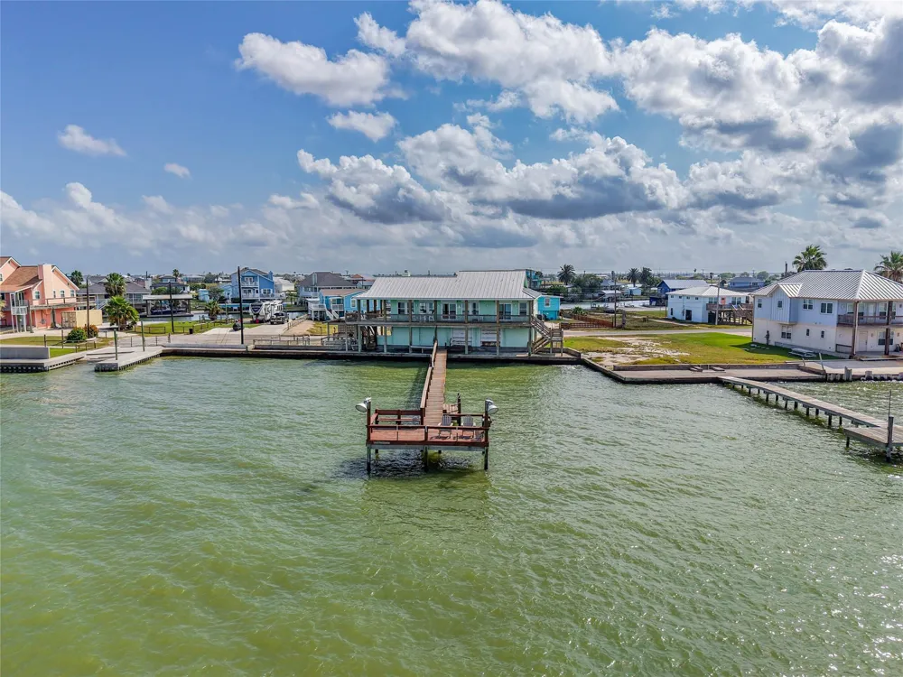740 Copano Cove Rockport, TX 78382