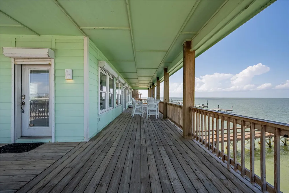 740 Copano Cove Rockport, TX 78382