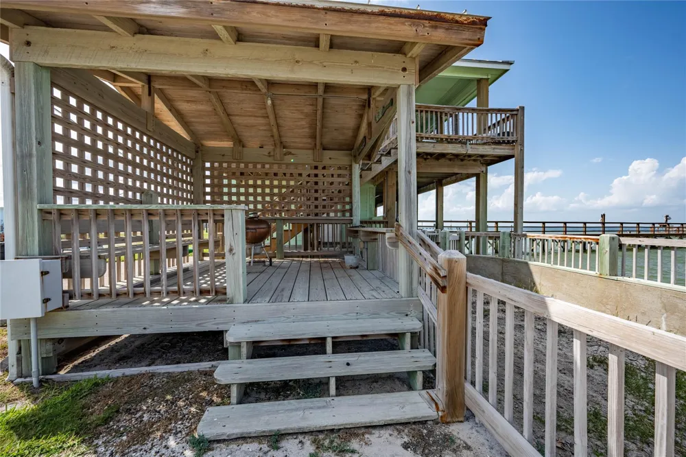 740 Copano Cove Rockport, TX 78382