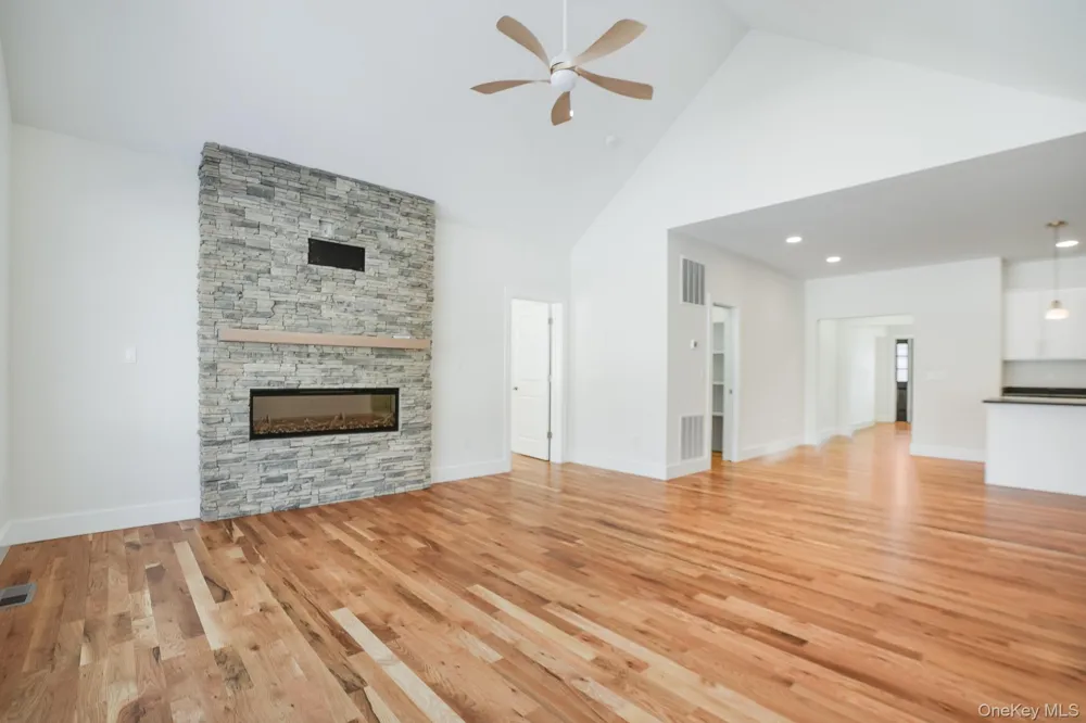 16 Bear Hollow Lane Hyde Park, NY 12538