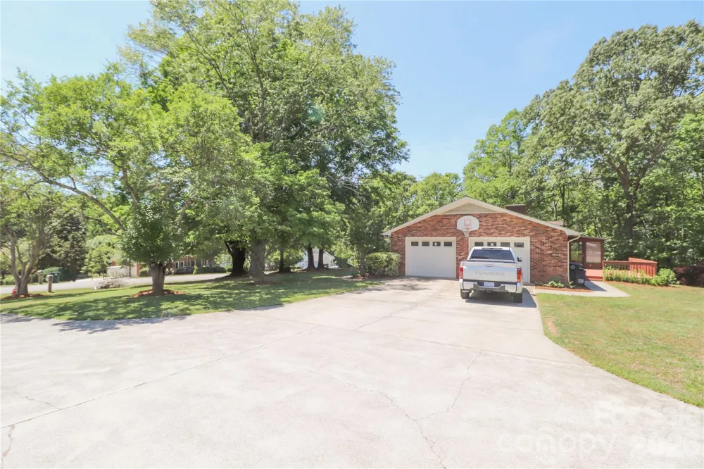 112 Forest Avenue NE Valdese, NC 28690