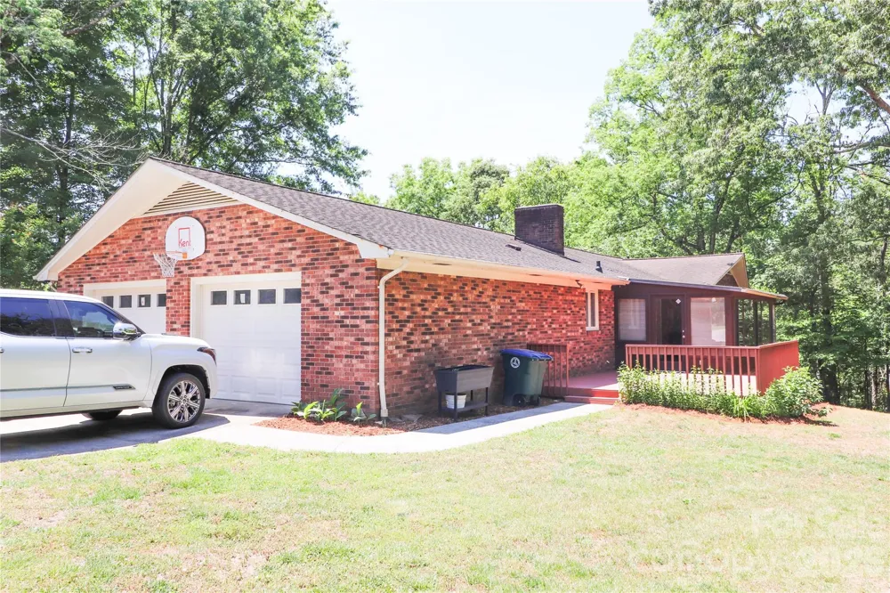 112 Forest Avenue NE Valdese, NC 28690
