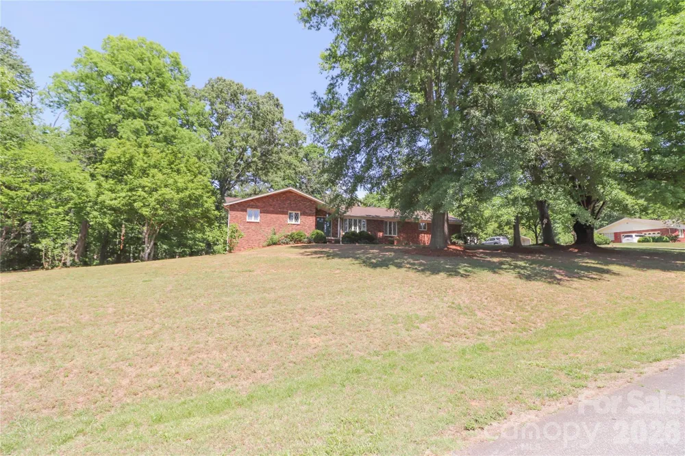 112 Forest Avenue NE Valdese, NC 28690