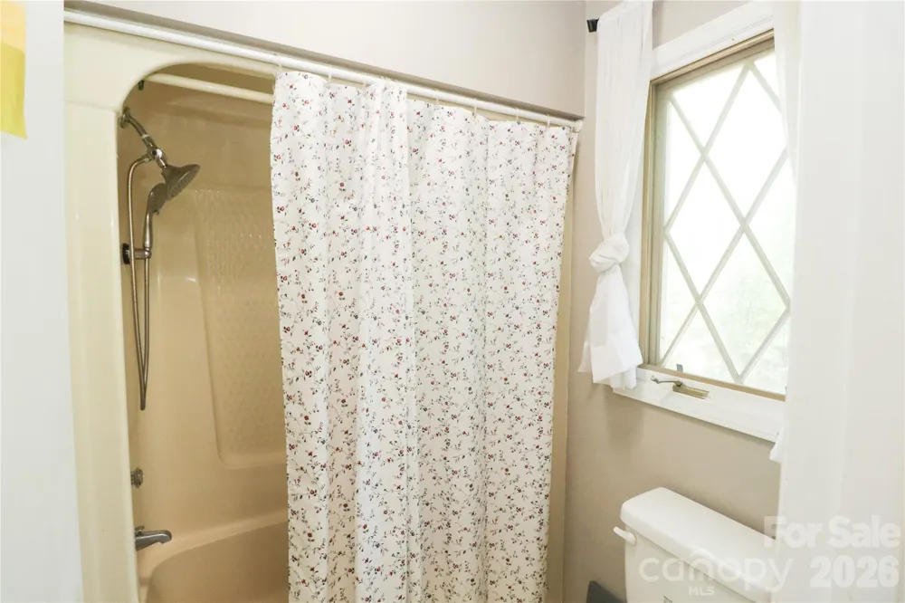 112 Forest Avenue NE Valdese, NC 28690