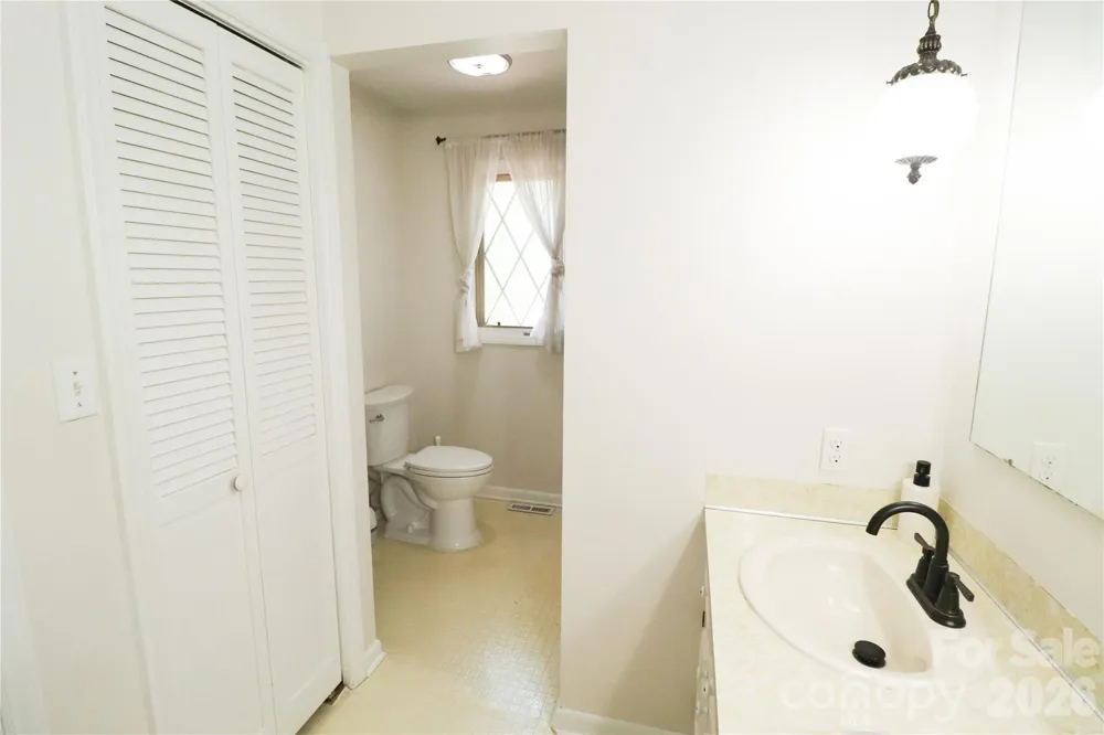 112 Forest Avenue NE Valdese, NC 28690