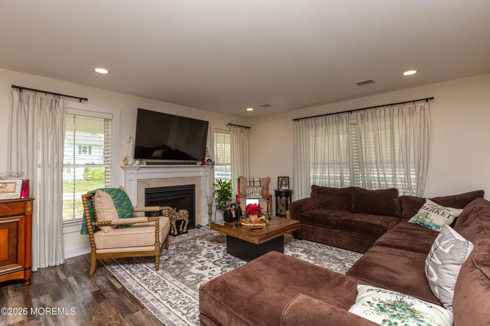 Easy Street Howell, NJ 07731