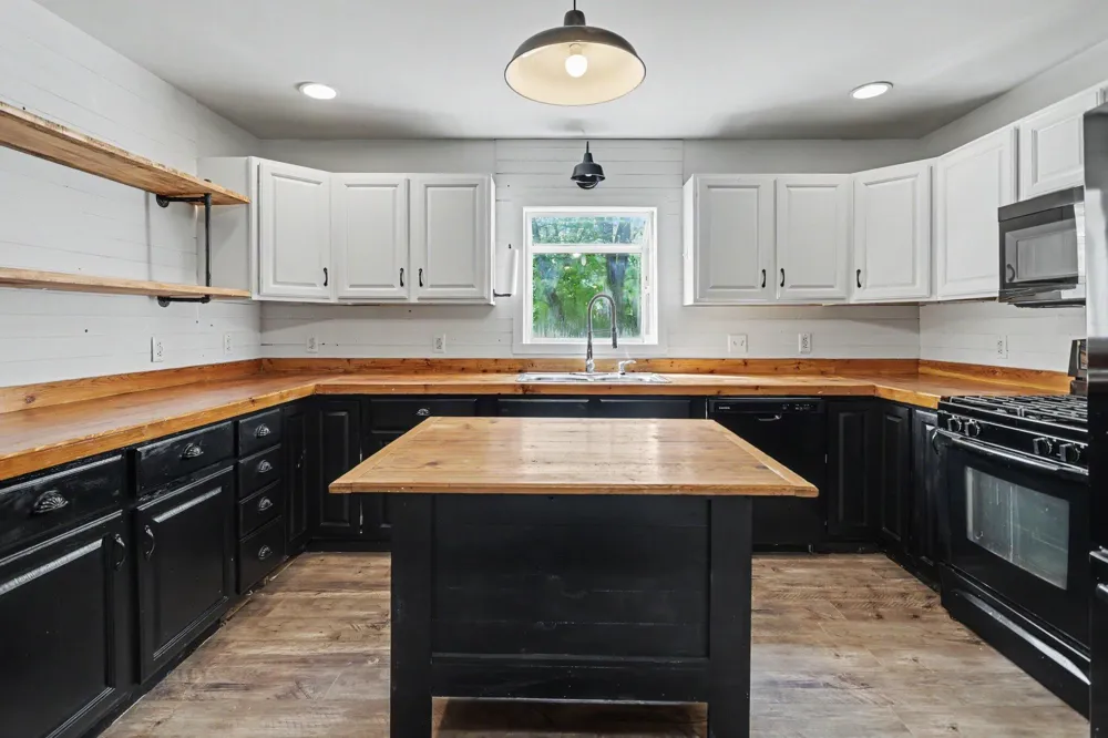 243 E Catherine Street Bellevue, MI 49021