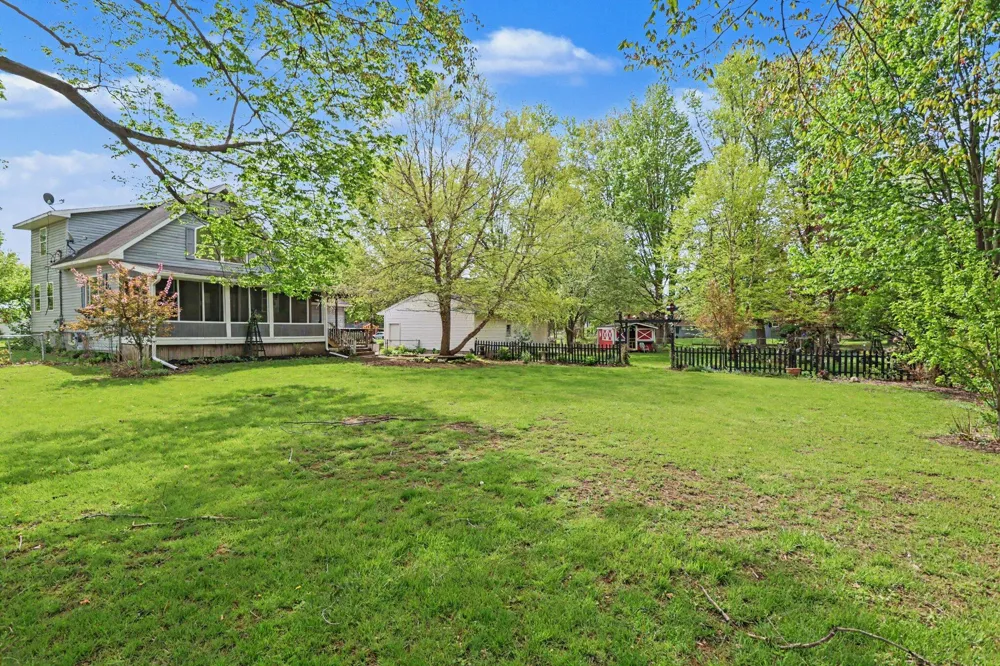 243 E Catherine Street Bellevue Village, MI 49021