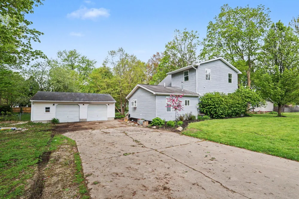 243 E Catherine Street Bellevue Village, MI 49021