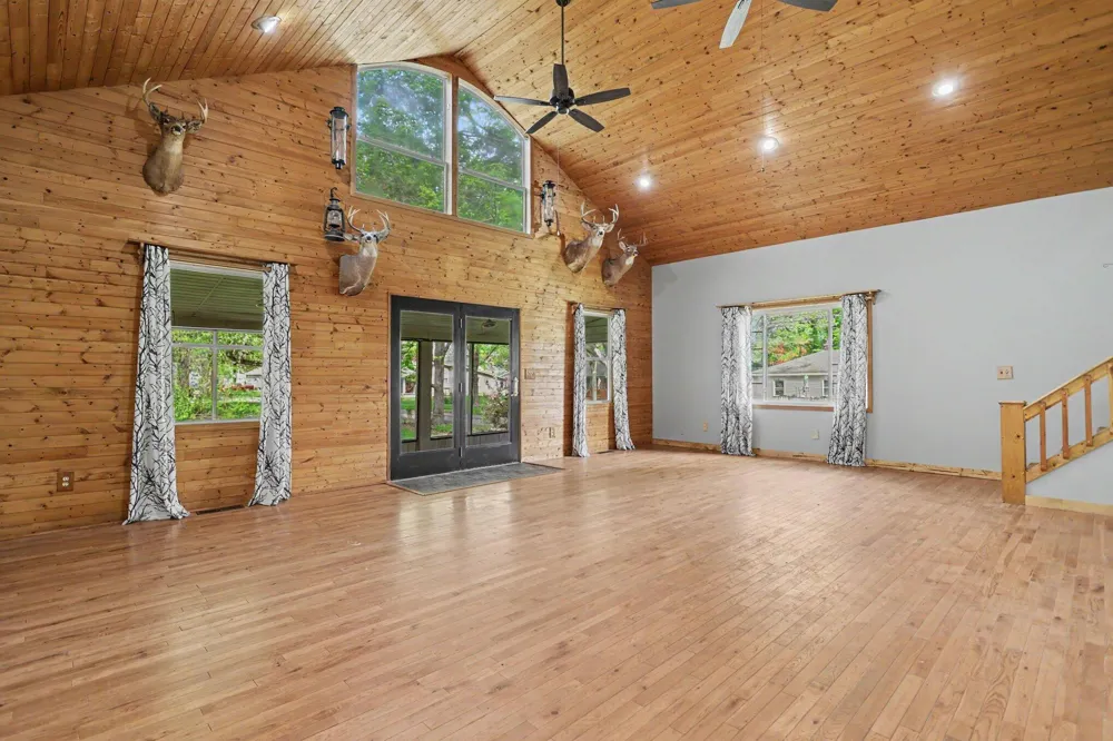243 E Catherine Street Bellevue Village, MI 49021