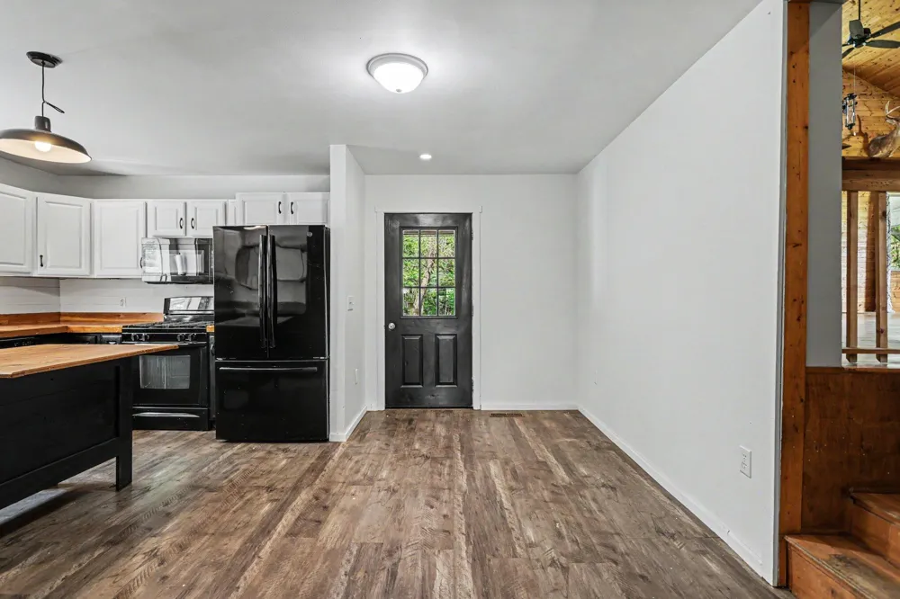 243 E Catherine Street Bellevue Village, MI 49021