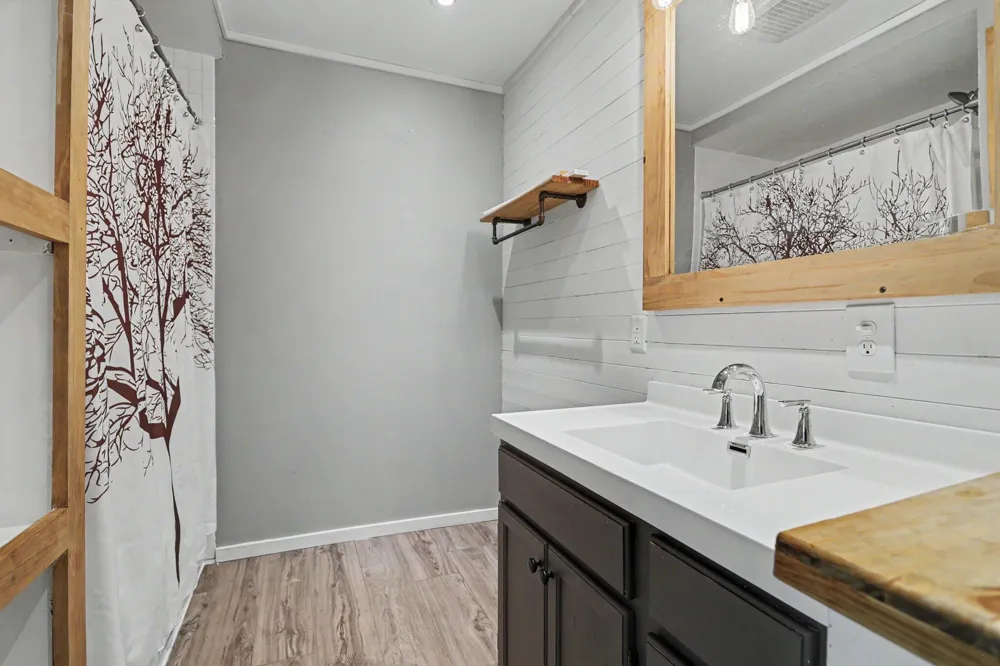 243 E Catherine Street Bellevue Village, MI 49021