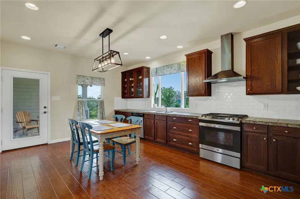 2048 E Martindale Road Seguin, TX 78155