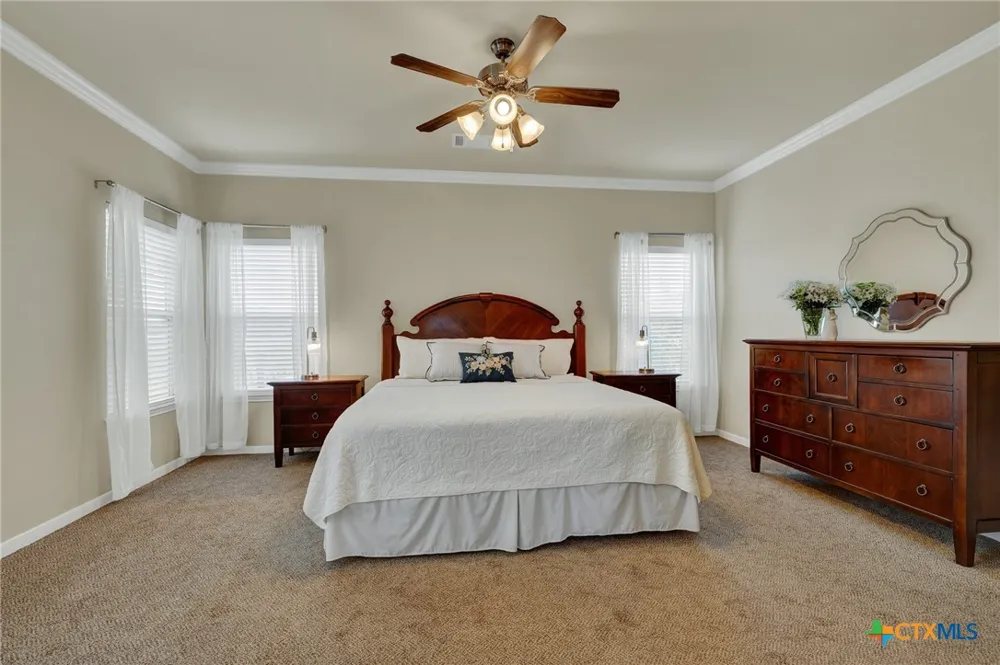 2048 E Martindale Road Seguin, TX 78155