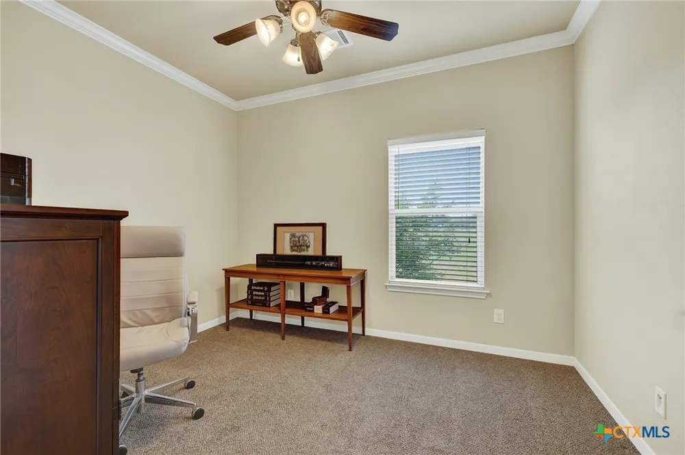 2048 E Martindale Road Seguin, TX 78155