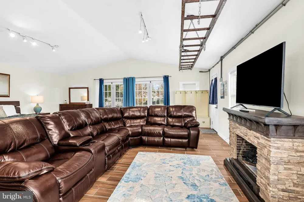 309 GLENBURN AVENUE Cambridge, MD 21613