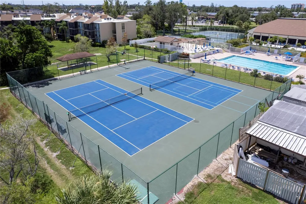 646 BIRD BAY DRIVE E #207 Venice, FL 34285