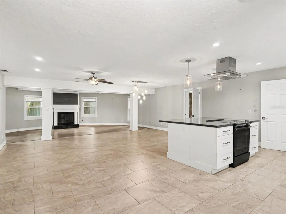 2746 HIBISCUS STREET Sarasota, FL 34239