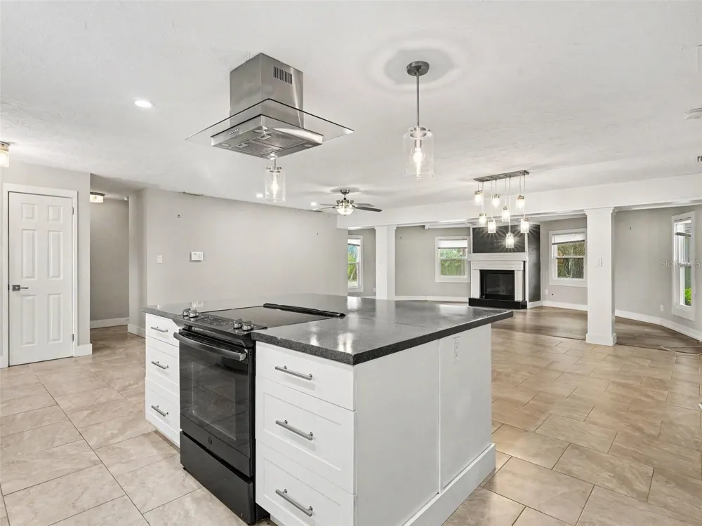 2746 HIBISCUS STREET Sarasota, FL 34239
