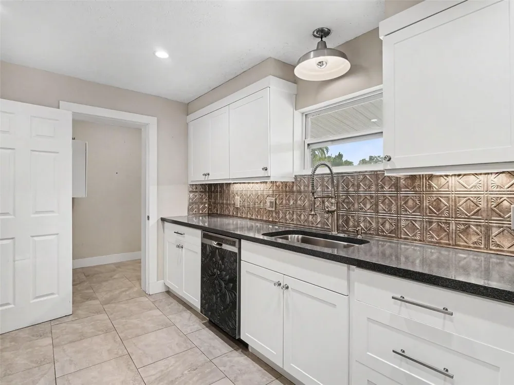 2746 HIBISCUS STREET Sarasota, FL 34239