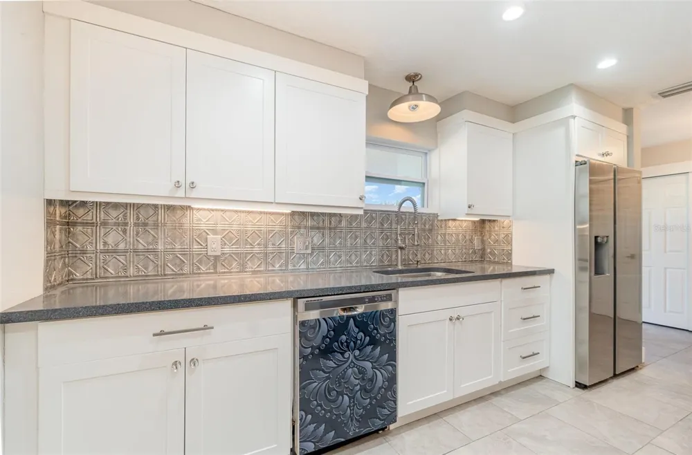 2746 HIBISCUS STREET Sarasota, FL 34239
