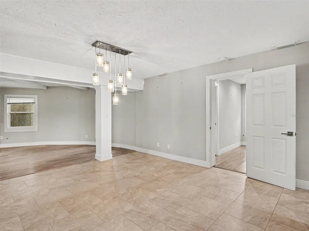 2746 HIBISCUS STREET Sarasota, FL 34239