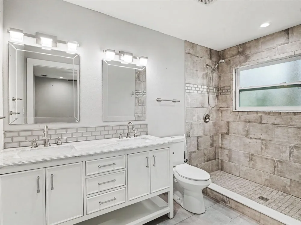 2746 HIBISCUS STREET Sarasota, FL 34239