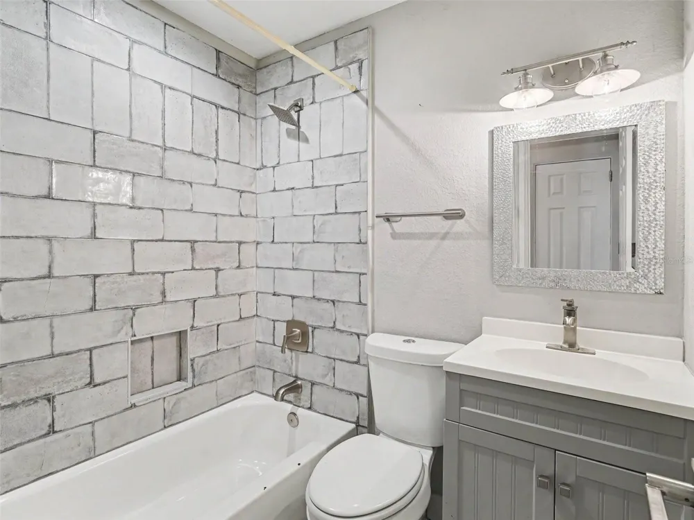 2746 HIBISCUS STREET Sarasota, FL 34239