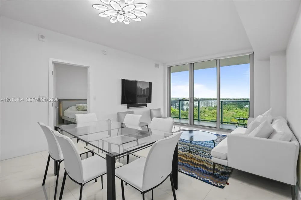 16385 Biscayne Blvd #1402 North Miami Beach, FL 33160