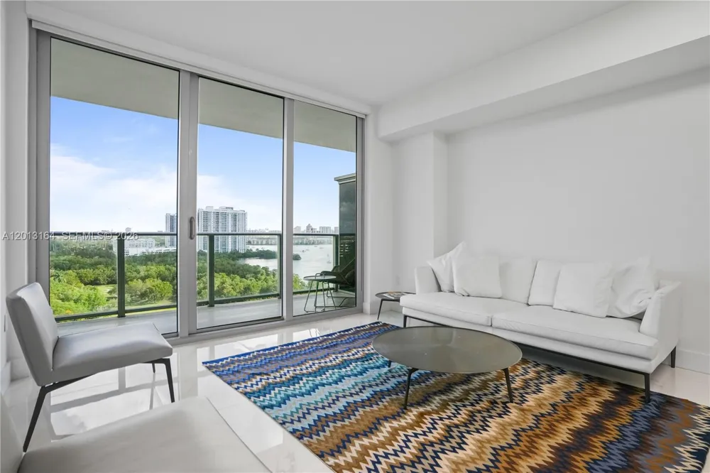 16385 Biscayne Blvd #1402 North Miami Beach, FL 33160